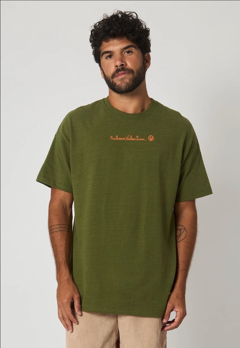 Camiseta Oversized Dane-se x Rubem Valentim Emblema 79 Verde
