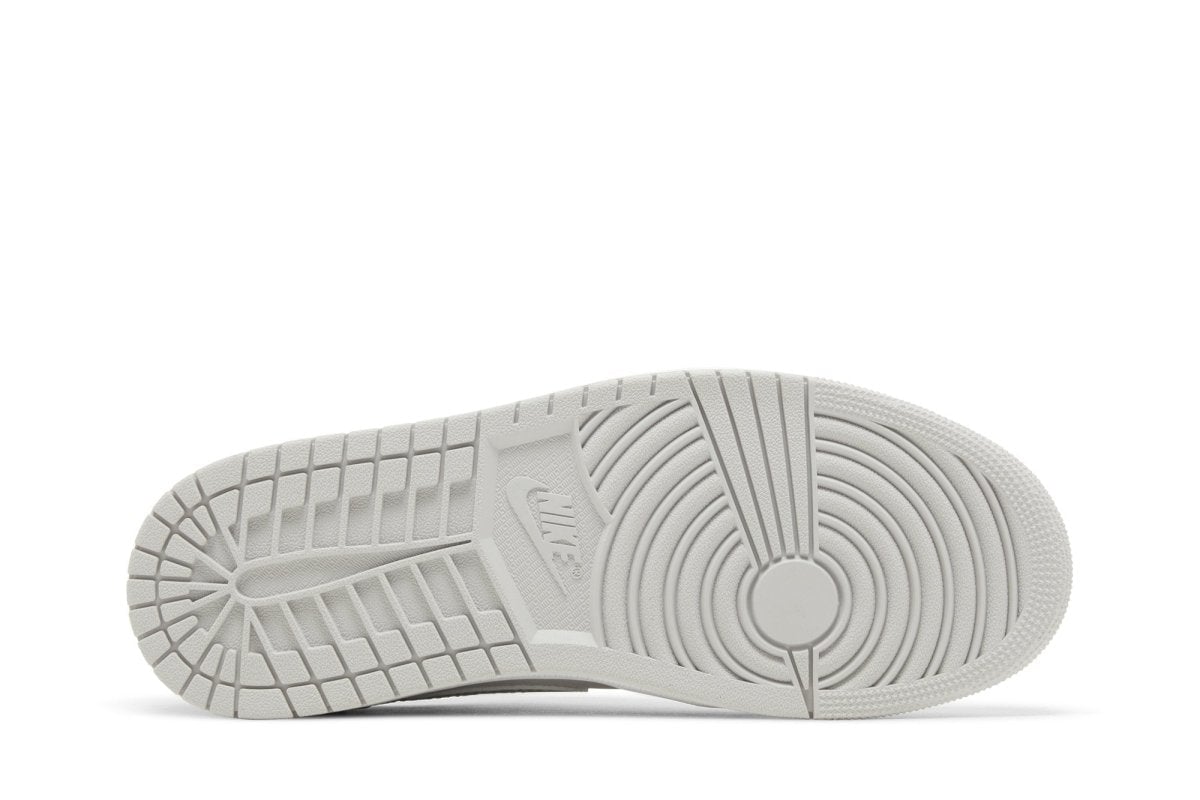 Tênis Air Jordan 1 Low OG Metallic Silver Cinza - Detalhes do solado