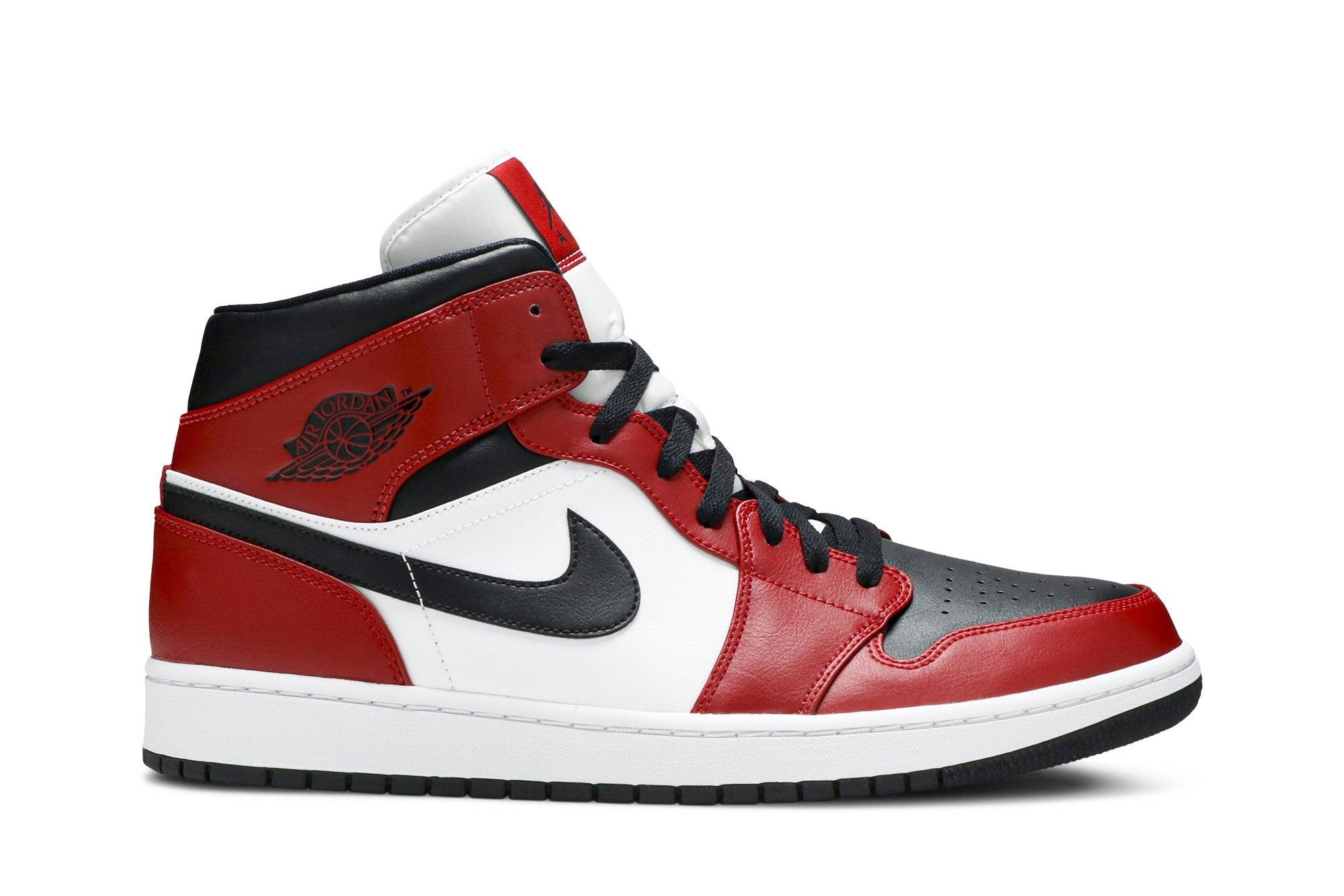 Tênis Air Jordan 1 Mid Chicago Black Toe Vermelho/Preto - Vista Lateral