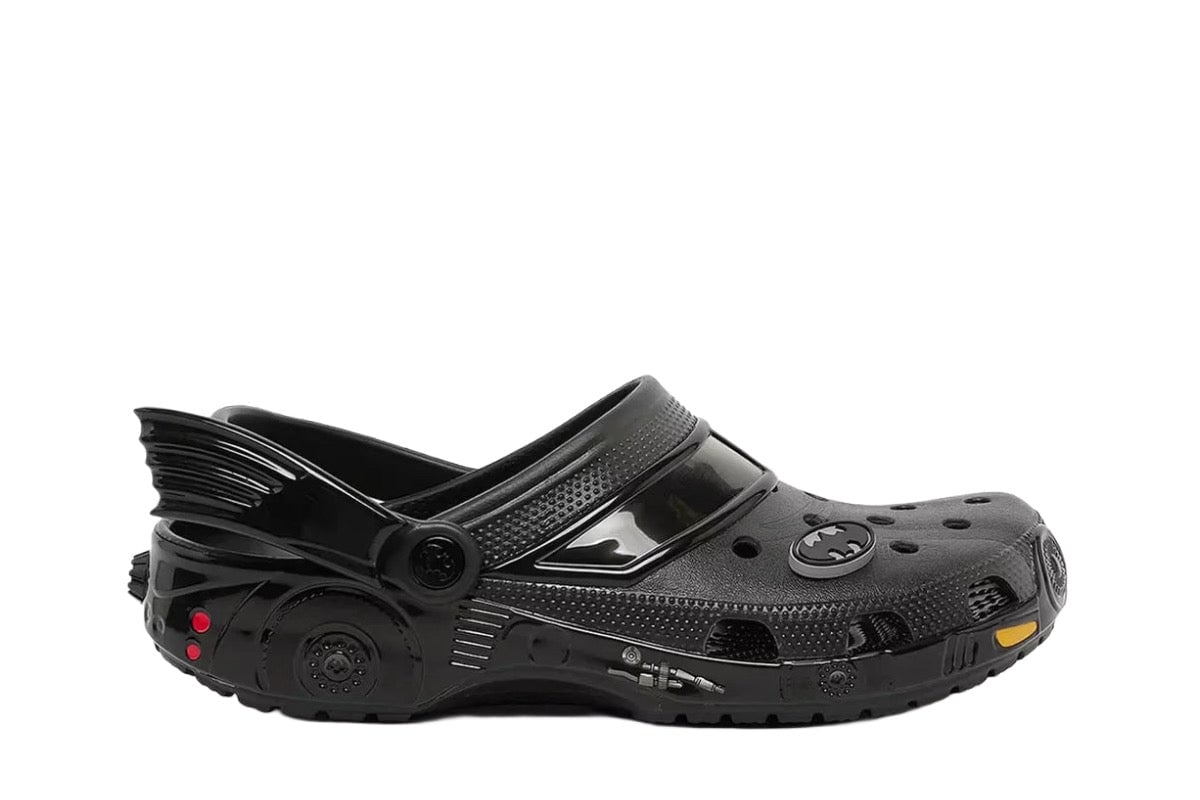 Tênis Crocs Classic Clog x Batman Batmobile Preto - Visão Lateral