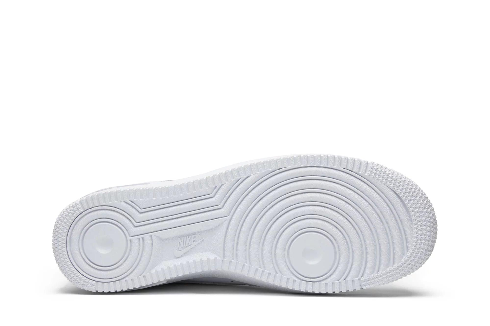 Tênis Nike Air Force 1 '07 'White' Branco - Detalhe do Cabedal