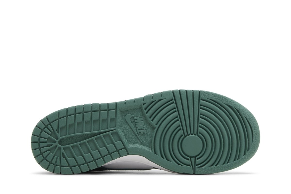Tênis Nike Dunk Low Bicoastal Verde - Expressão máxima