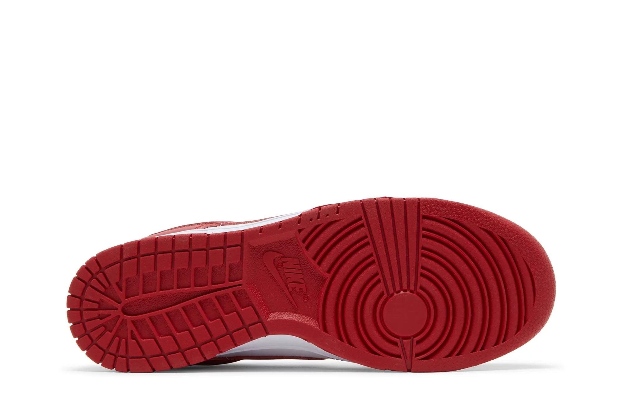 Tênis Nike Dunk Low Gym Red Vermelho - Vista Traseira