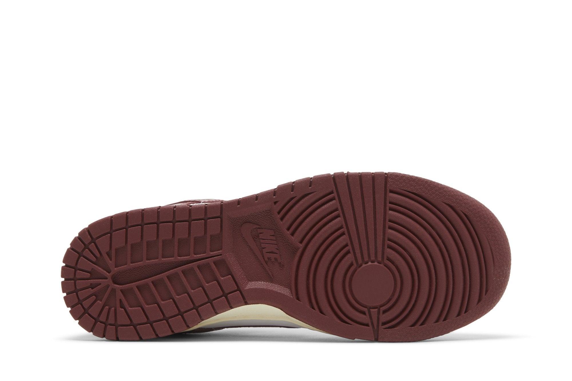 Tênis Nike Dunk Low PRM Vintage Team Red Vermelho