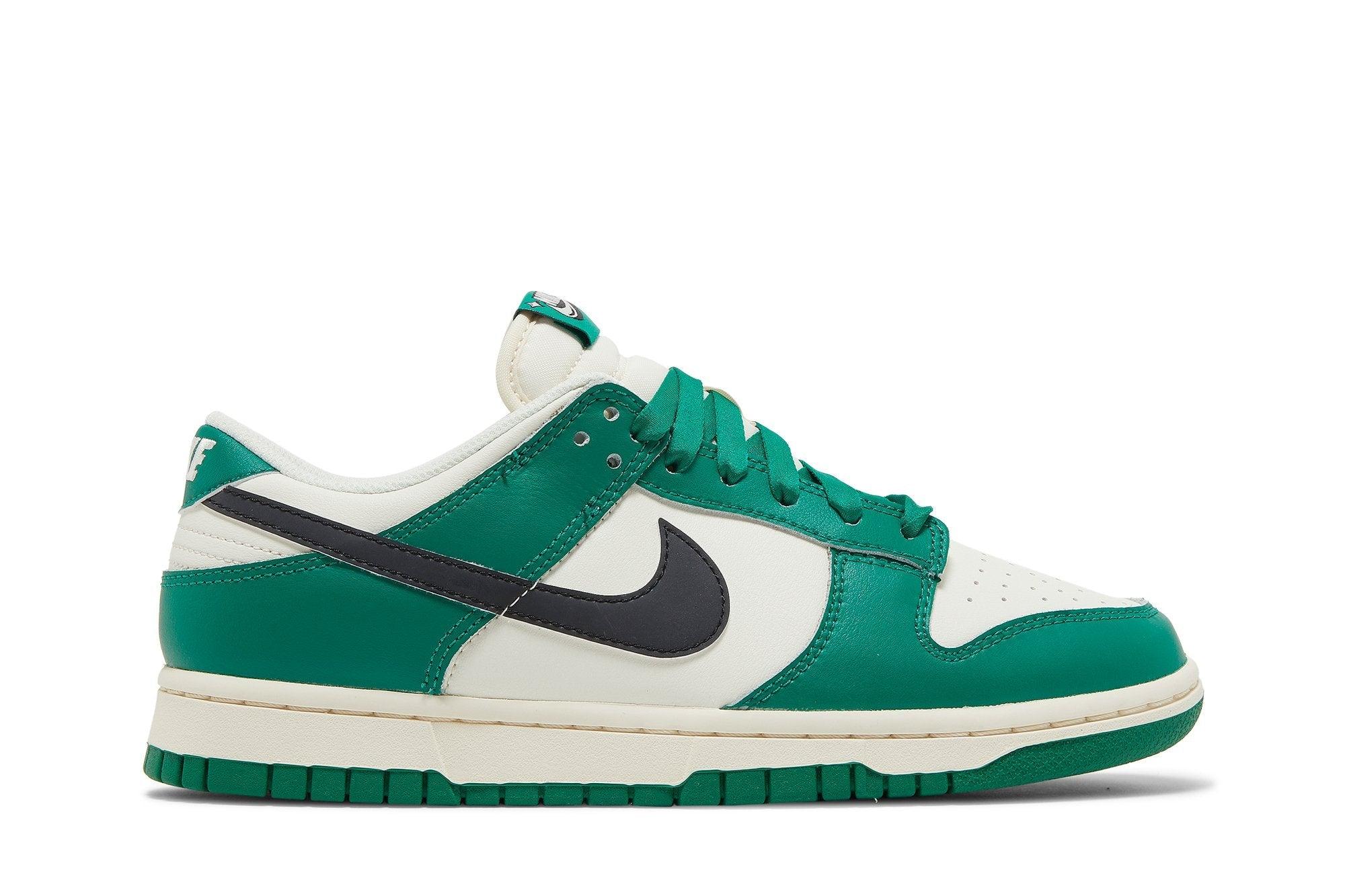 Tênis Nike Dunk Low SE Lottery Verde - Vista Lateral