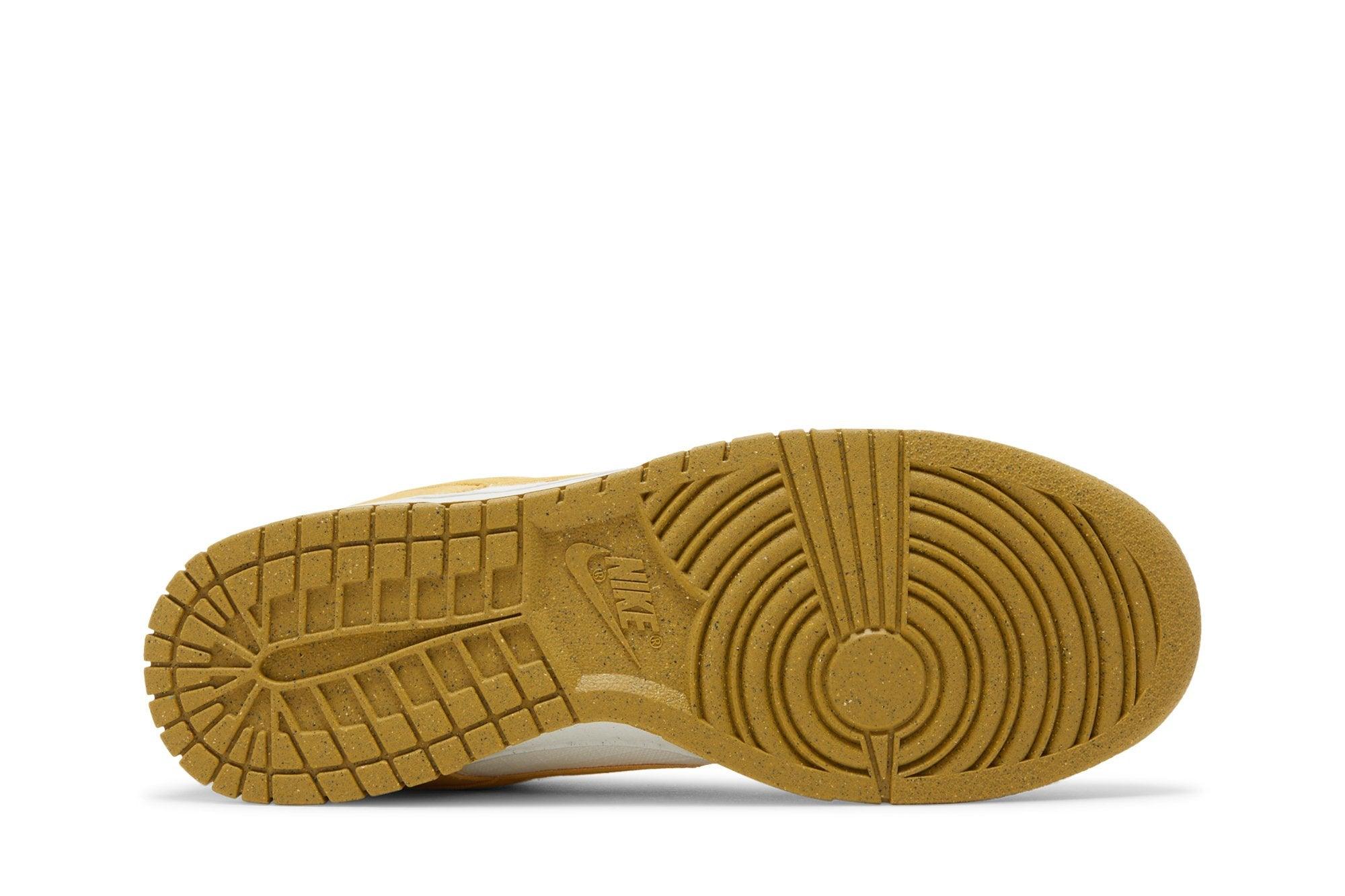 Tênis Nike Dunk Low Sun Club Amarelo 3
