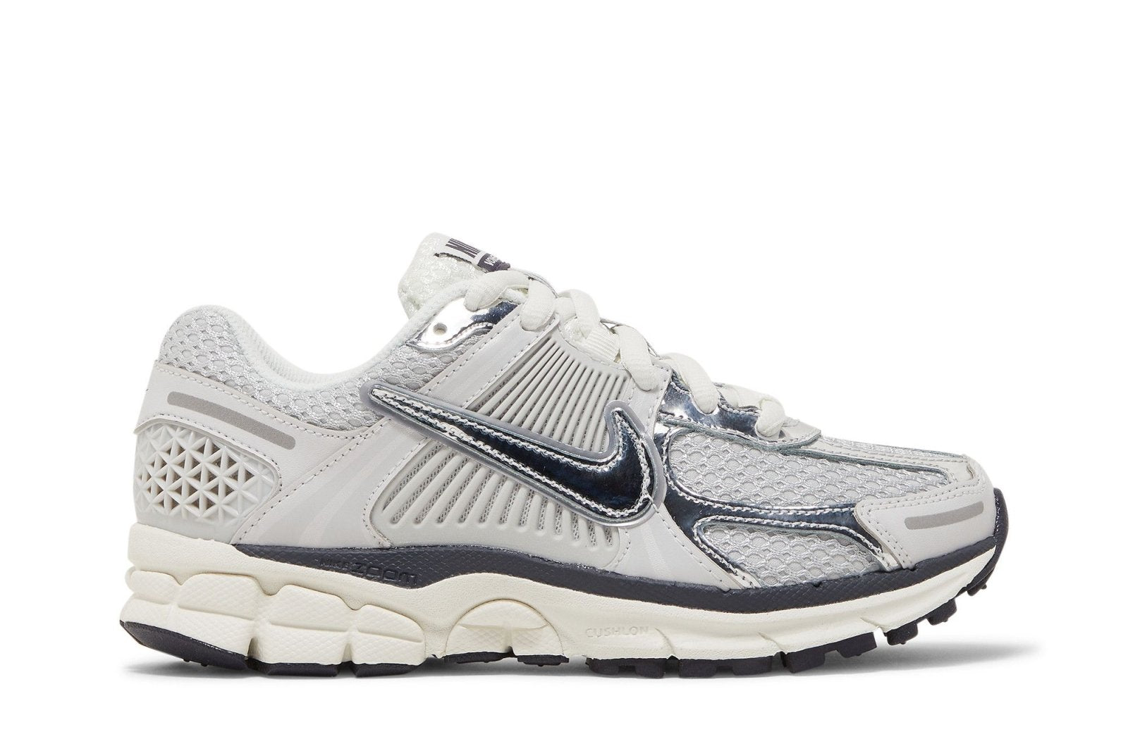 Tênis Nike Zoom Vomero 5 Photon Dust Metallic Silver Cinza - Vista Lateral