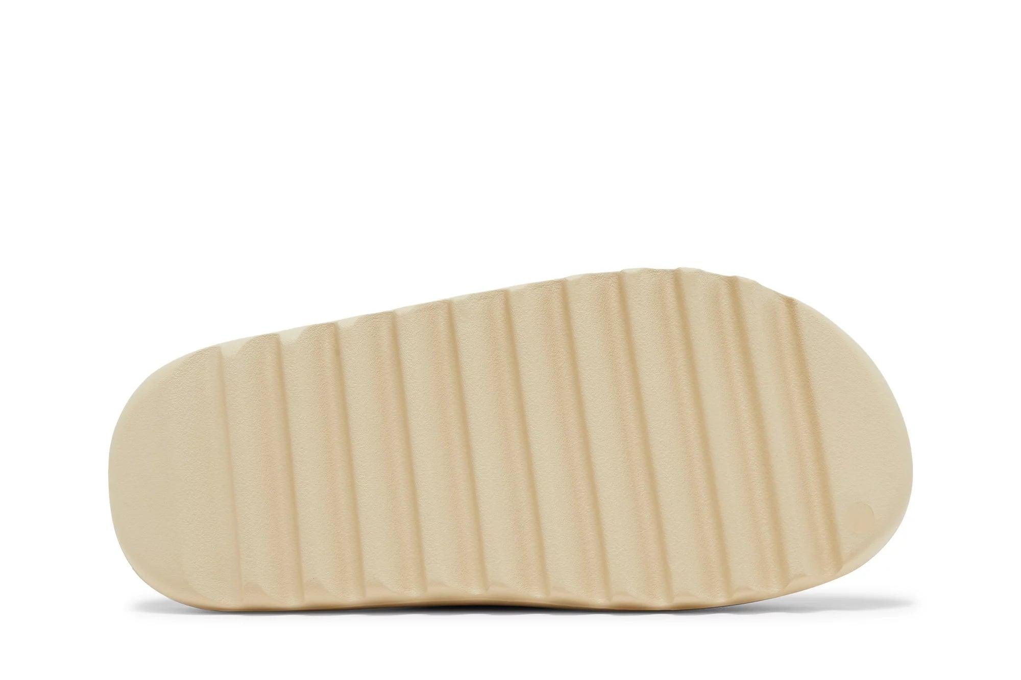 Tênis Yeezy Slide Bone Branco - Para quem pisa diferente