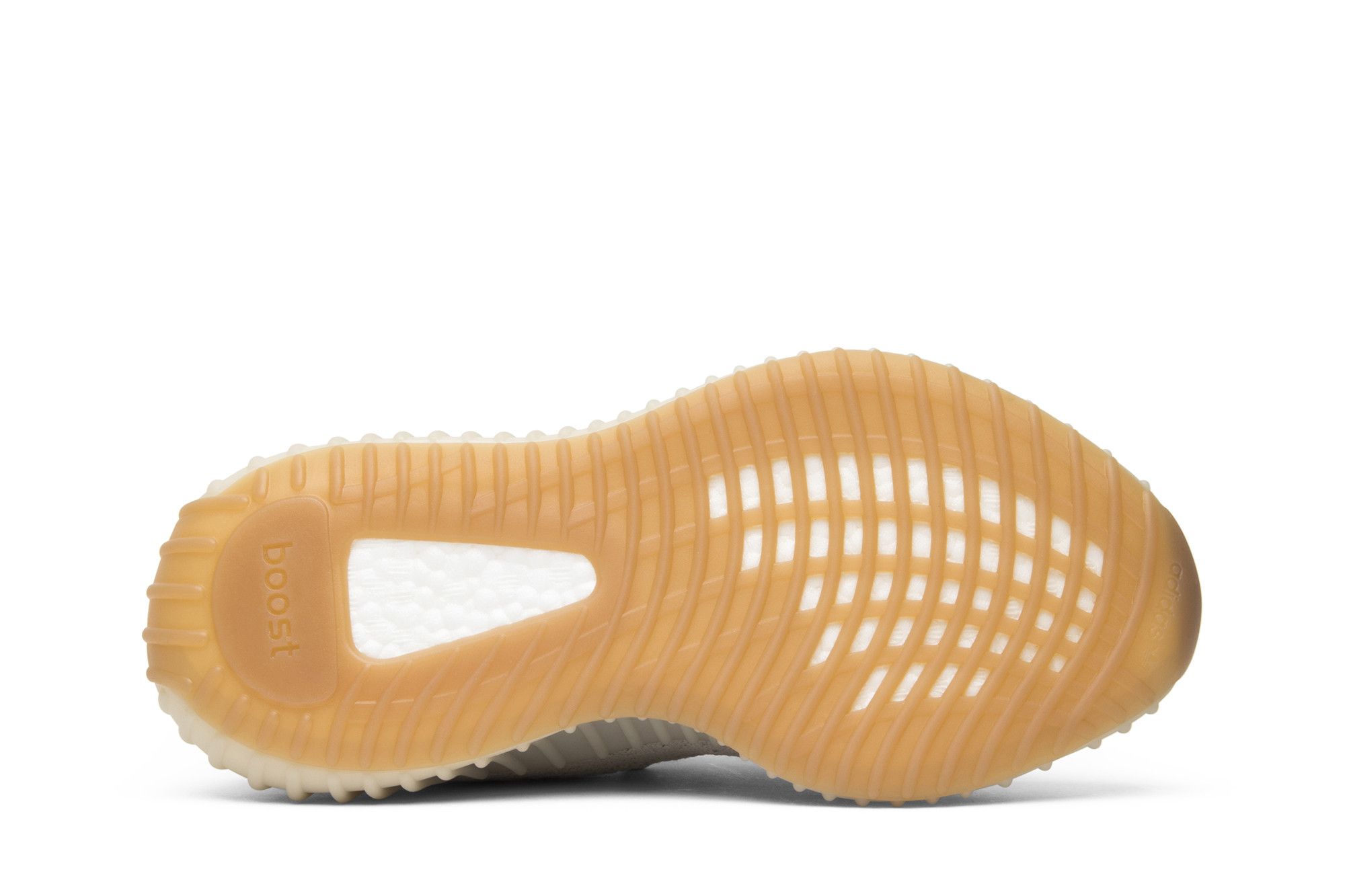 Imagem mostrando a sola do tênis Yeezy Boost 350 V2 'Sesame' em fundo branco, vista por baixo.