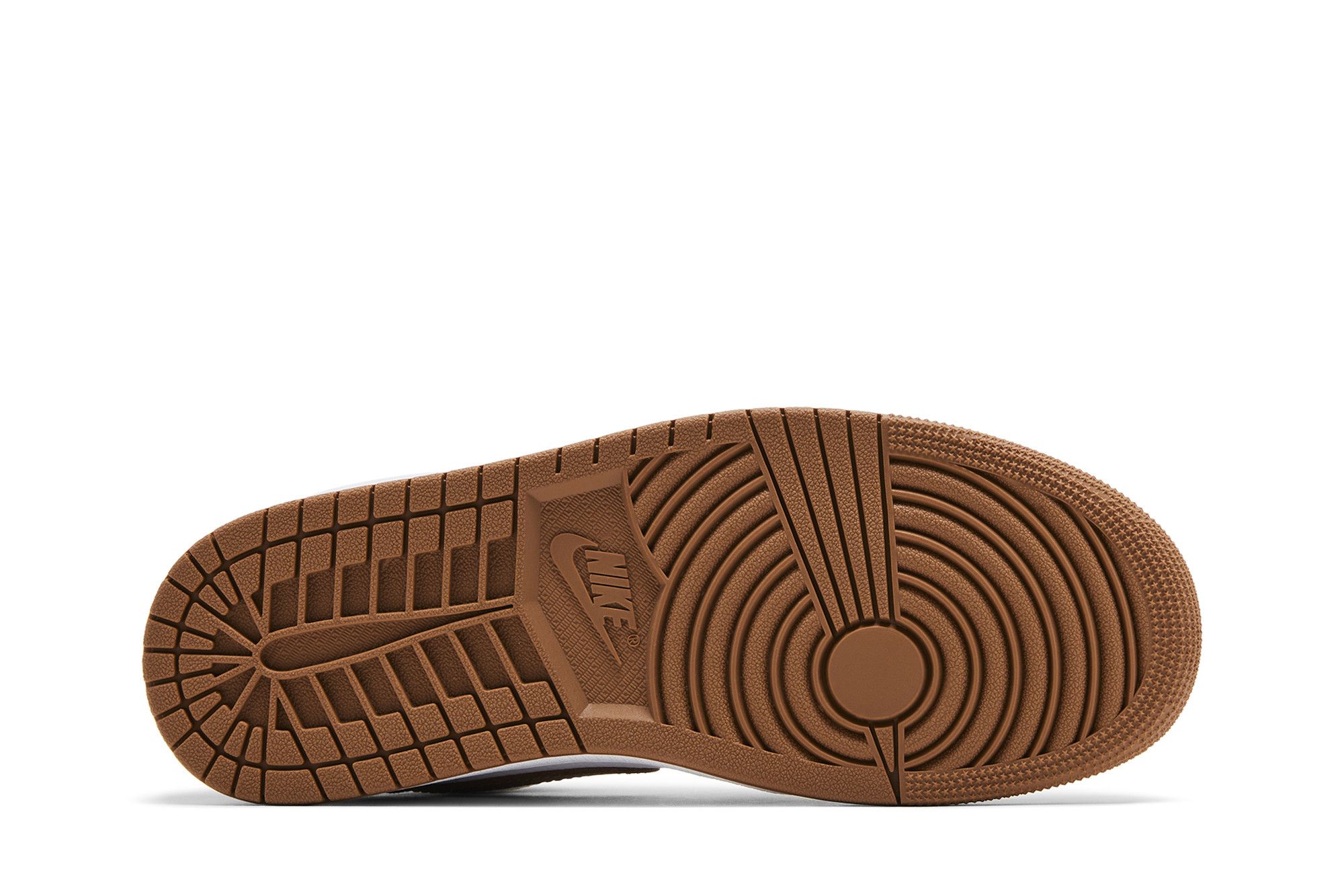 Imagem da sola do tênis Wmns Air Jordan 1 Low 'Archaeo Brown' vista por baixo.